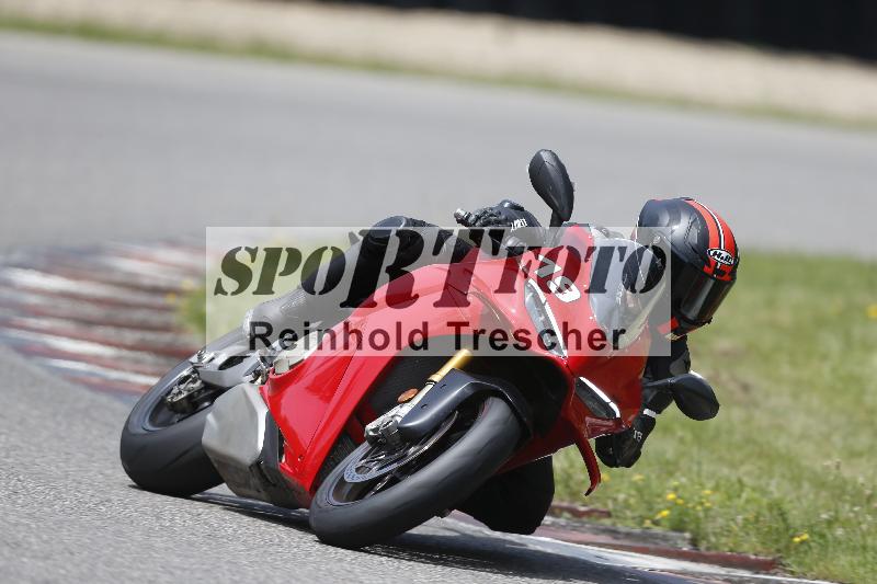 /27 12.06.2025 Ducati Schweiz Trackday Warmup  ADR/gelb-jeaune/19-1